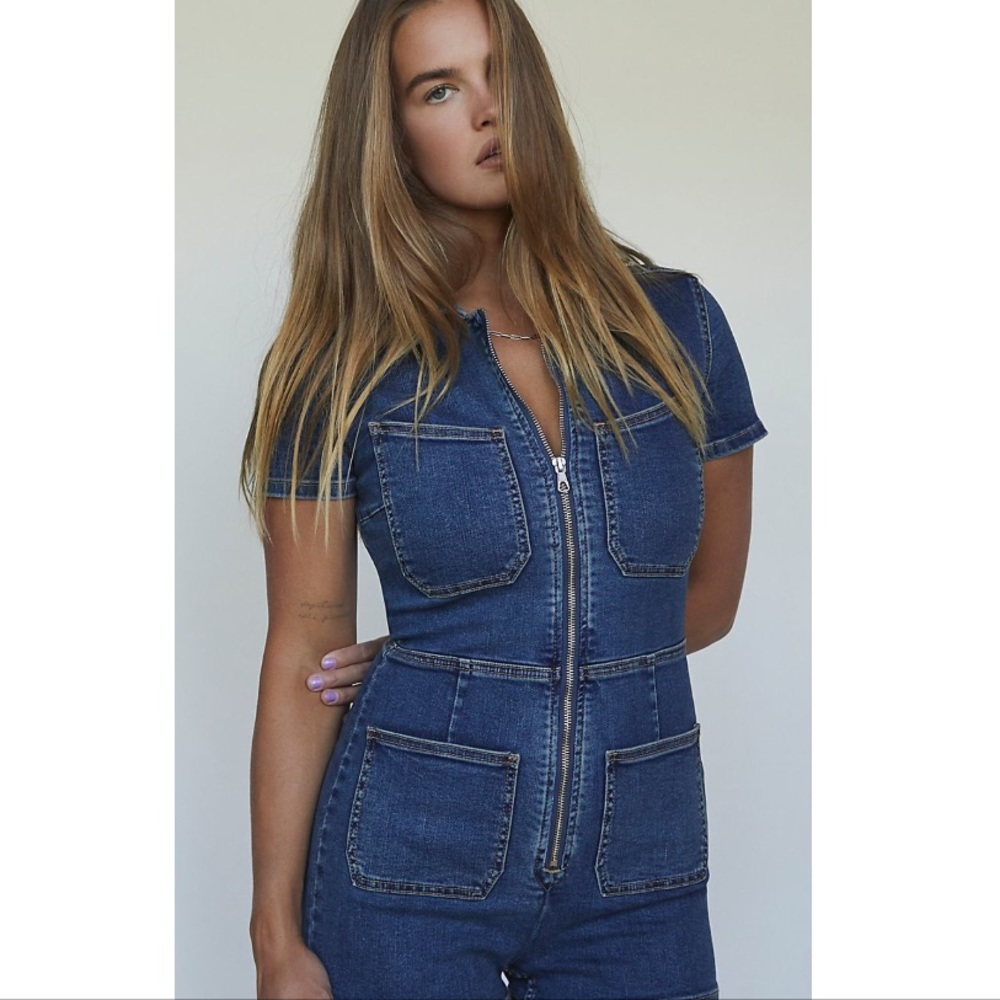 KRVY Lennox Shortsuit size 4